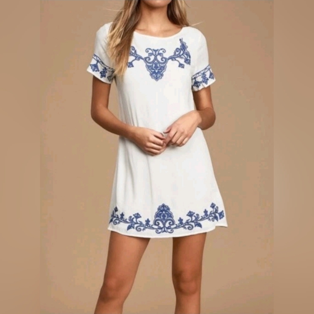 Lulus Tale to Tell Blue and Ivory Embroidered Shift Dress Size Medium